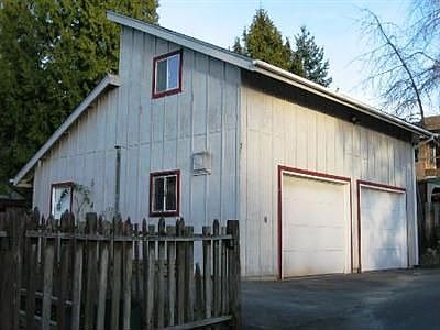 4th image of 727 16th Ave W