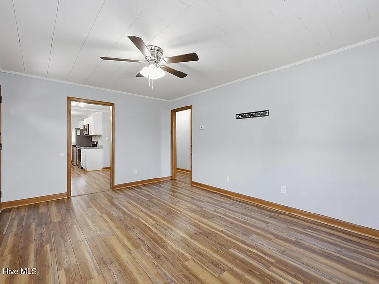 1813 Fearing Ave — Photo 8