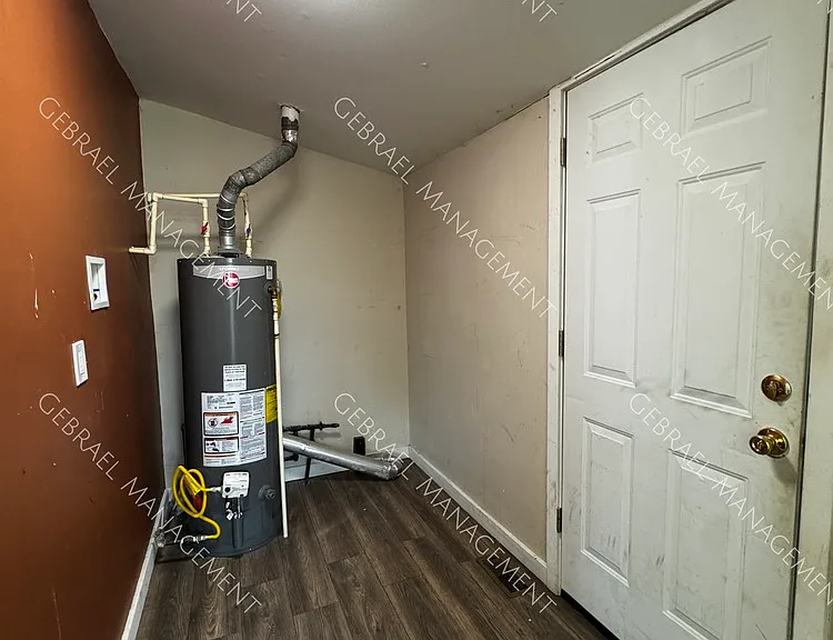 1202 Vermilya Ave — Photo 11