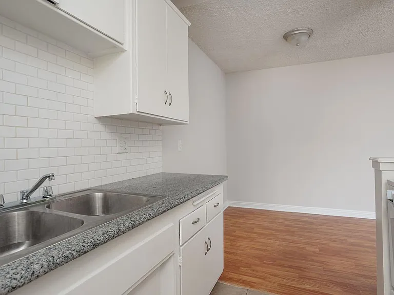 12125 Weddington St #9 — Photo 6