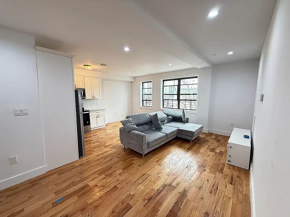 1st image of 422 E 31st St #3R