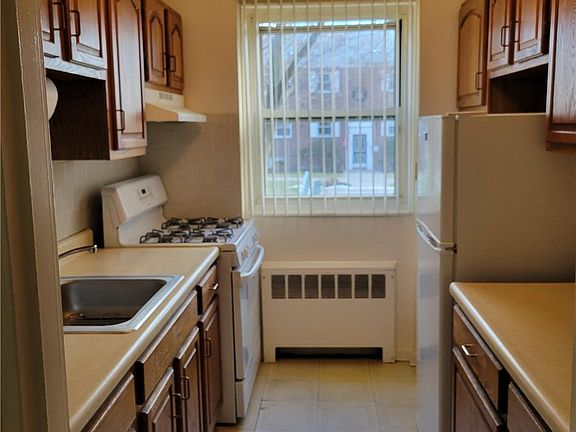 4th image of 155-09 89th St #1