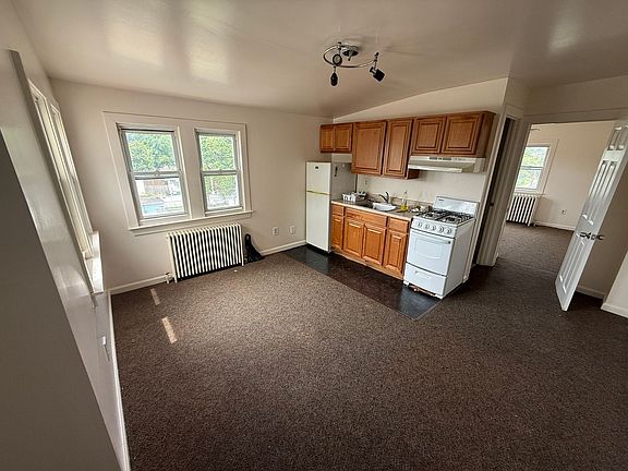 4th image of 919 12th Ave Unit 3B