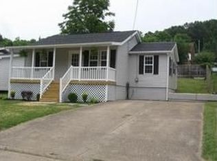 3977 39th St E, Nitro, WV 25143