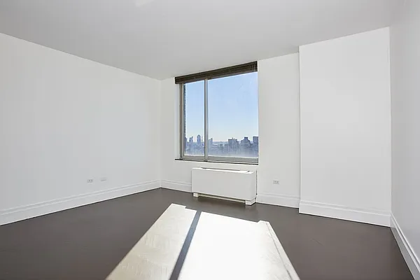 Sold by Brown Harris Stevens | media 29