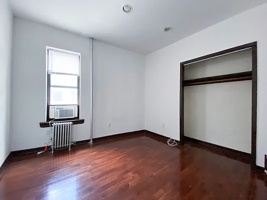 Rented by Kahen Properties | media 27