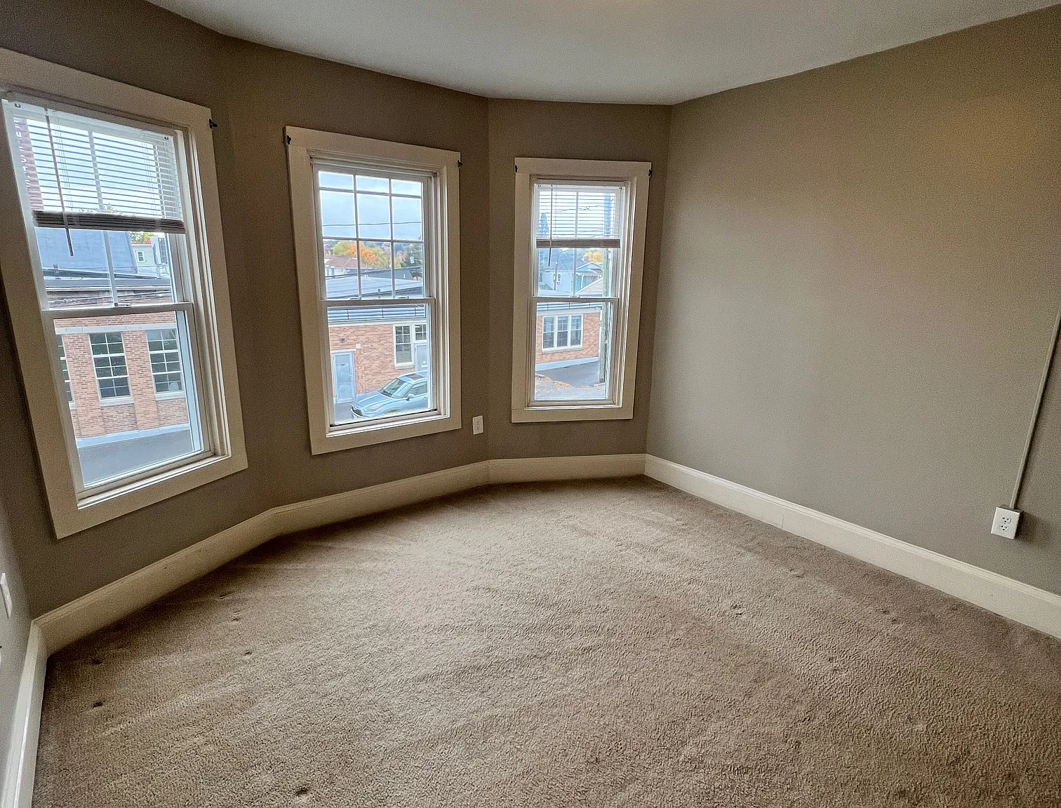 1 bed, 800 sqft, $1,350 — Photo 4