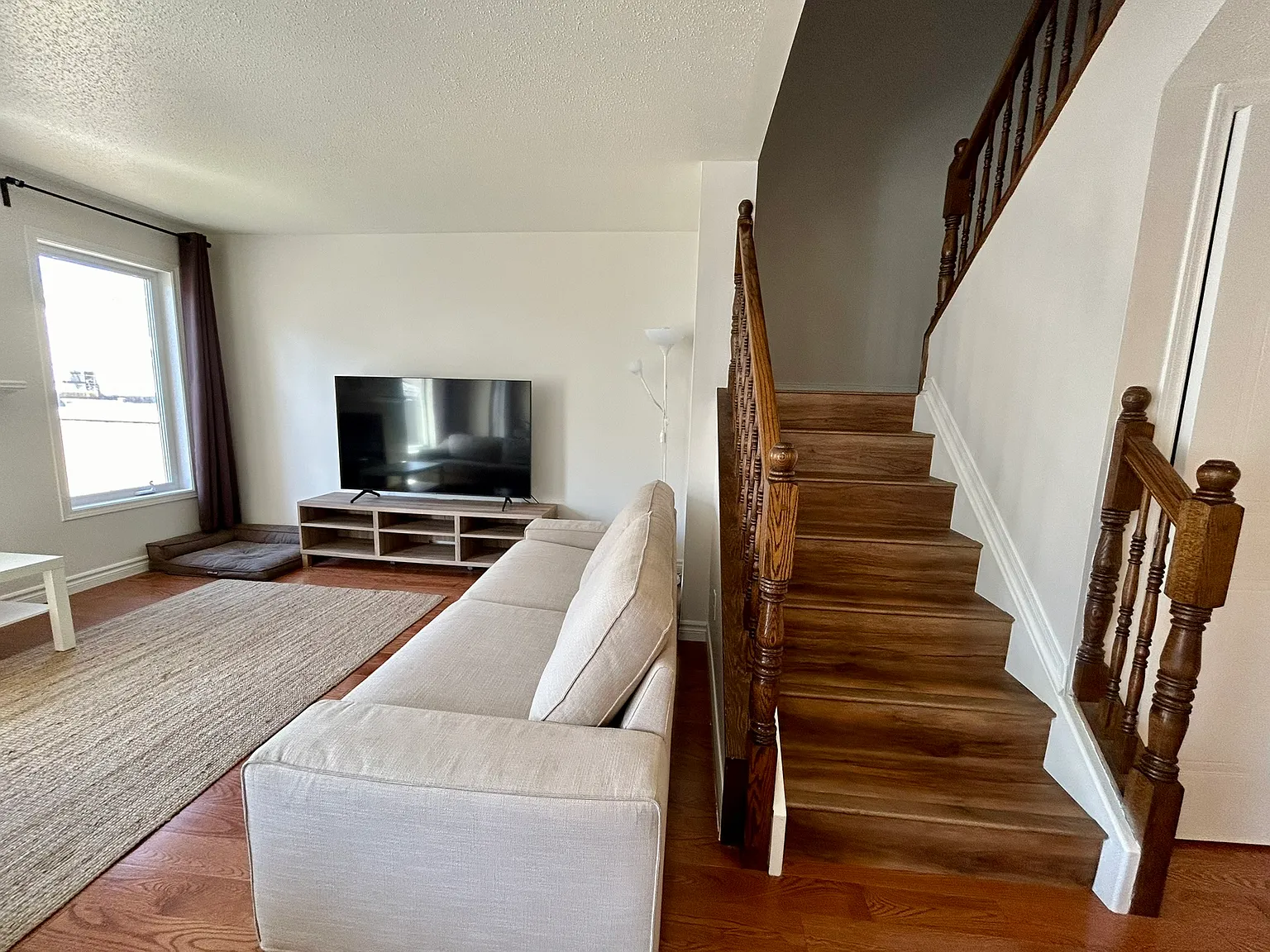 176 Cresthaven Dr — Photo 2