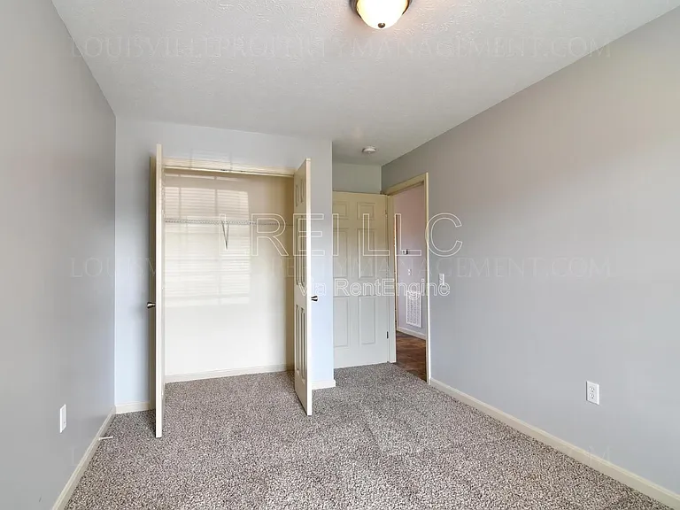 304 Keeneland Dr #1B — Photo 6