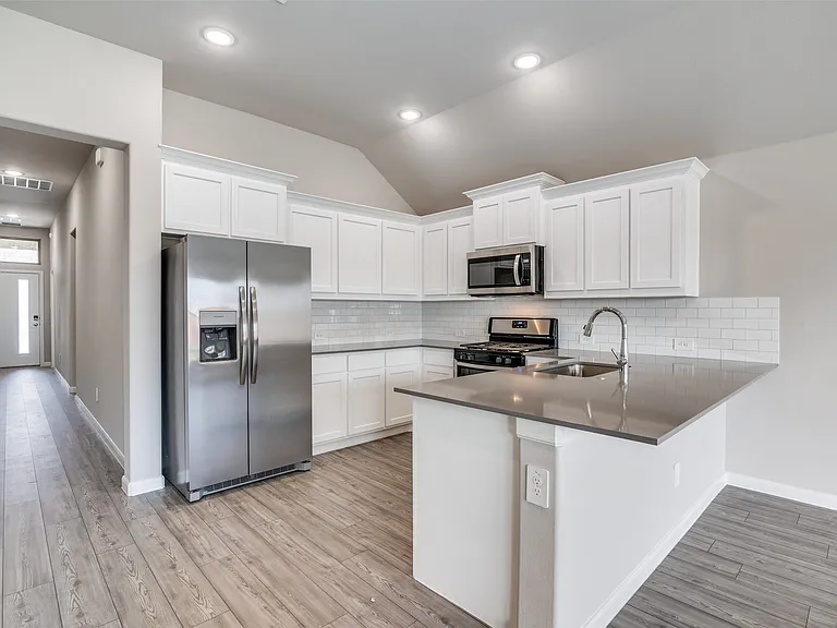 6127 Tawakoni Ln — Photo 2