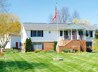 28 Pinewood Ln, Harpers Ferry, WV
