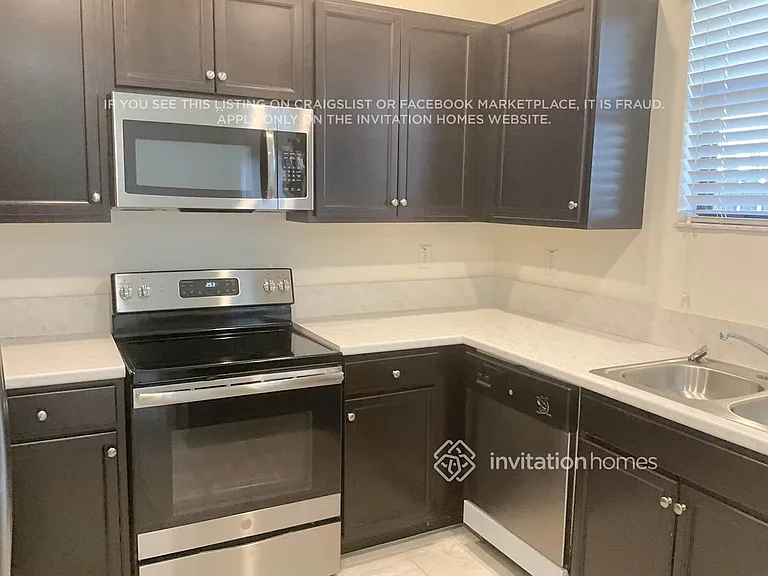 169 SE 33rd Pl — Photo 5