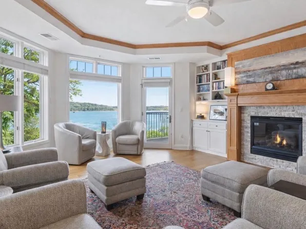 1776 Stieger Lake Ln APT 211, Victoria, MN 55386
