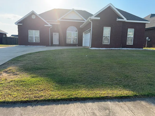 110 Manchester Ln, Byron, GA 31008