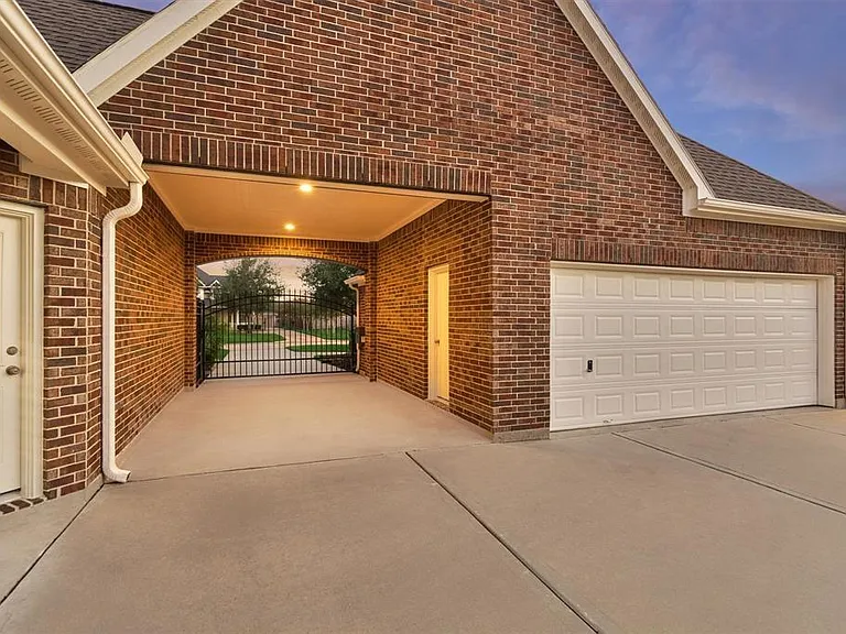 20806 E Cameron Ridge Dr — Photo 39