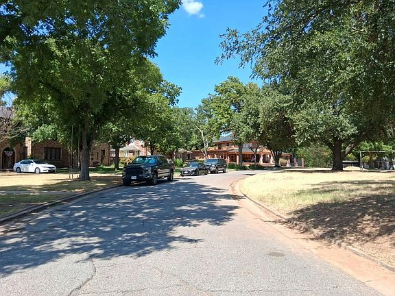 4th image of 404 Morningside Dr