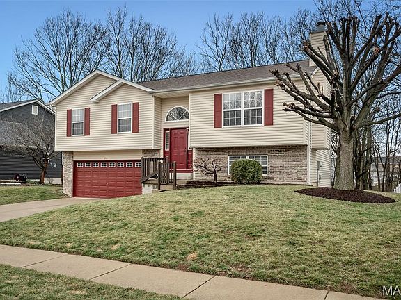2nd image of 653 Glenshee Dr