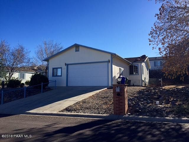 2nd image of 2884 Lindsey Dr