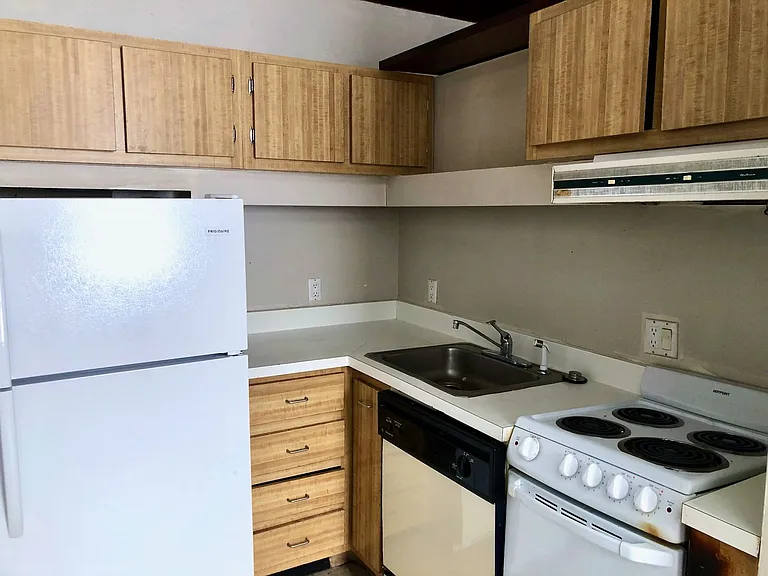 5855 Darlington Rd — Photo 16