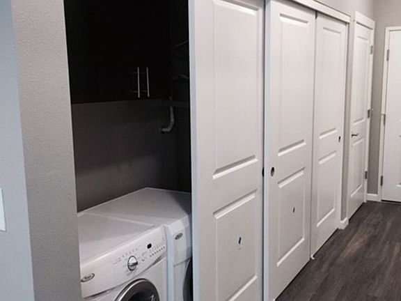 4th image of 6906 N Greenwich Ave #8224956