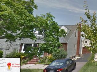 36 Wendell St, Plainview, NY 11803