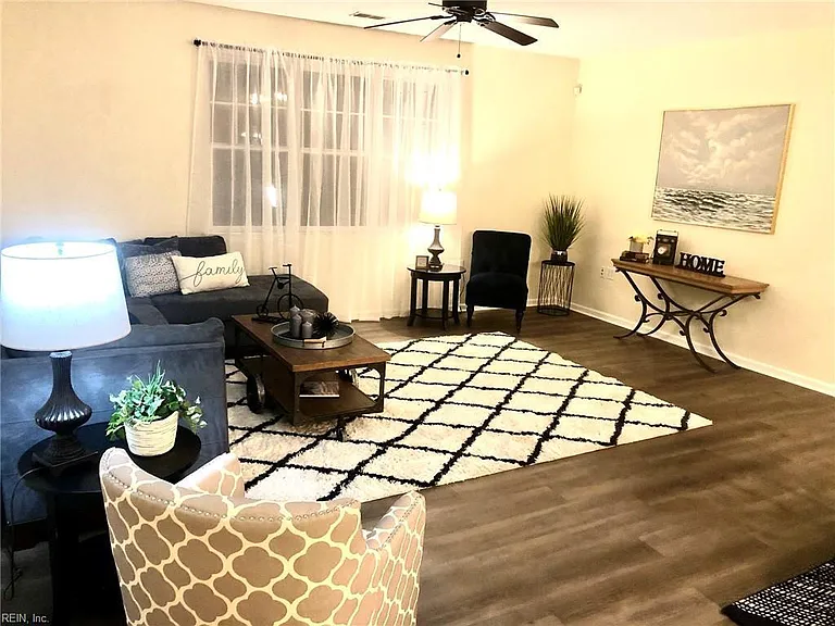 920 Southmoor Dr #204 — Photo 4