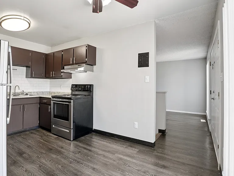 Aspen Townhomes — Photo 29