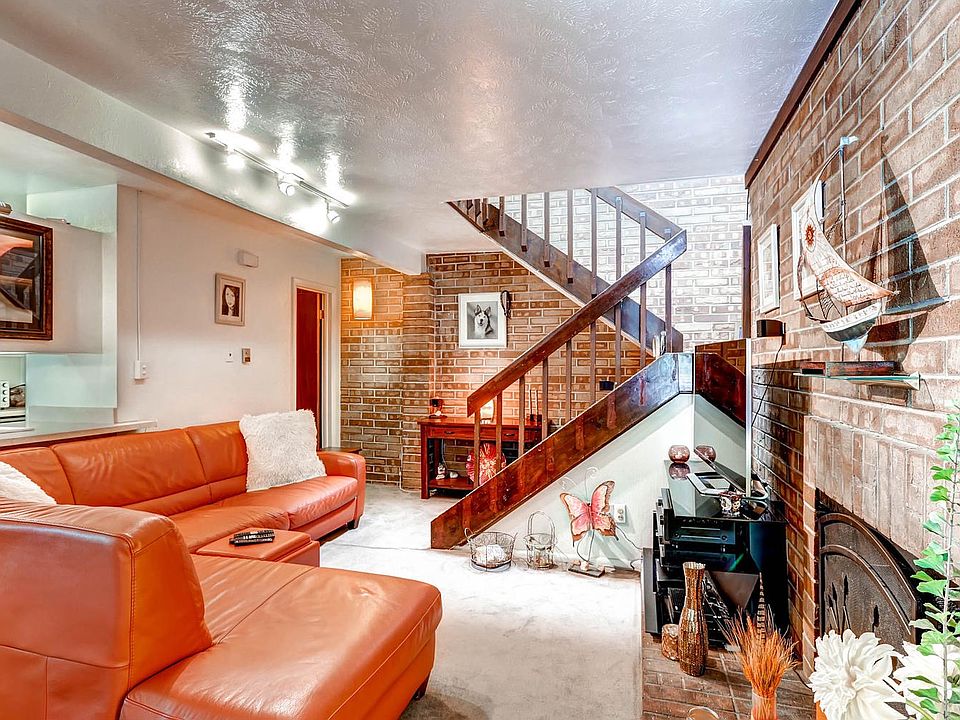1000sf, Skylite, Fireplace, Brickwork