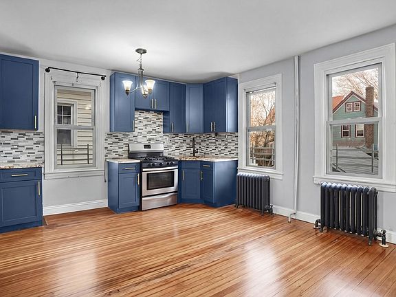 4th image of 320 E 235th Street