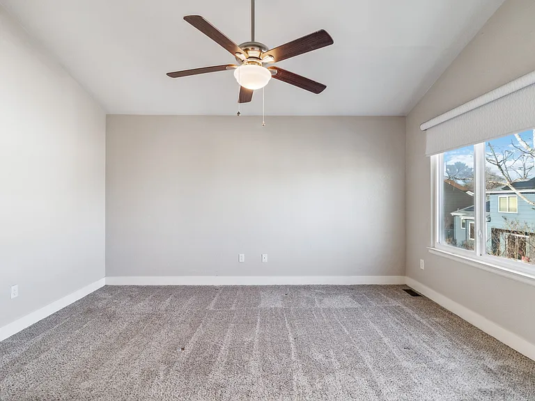 5357 E Hamilton Ave — Photo 28