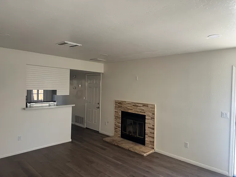 928 W Graaf Ave #A — Photo 5