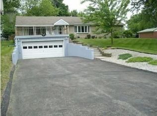 2210 N West Raintree Dr, New Castle, IN 47362