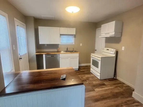 352 Springfield Ave, South Beloit, IL 61080