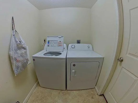 5th image of 1100 Thurston St