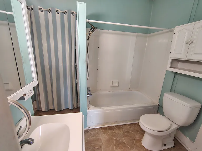 840 Perry St #A — Photo 4