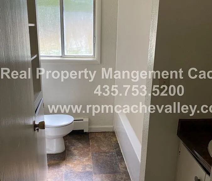 271 Riverbend Rd #7 — Photo 4