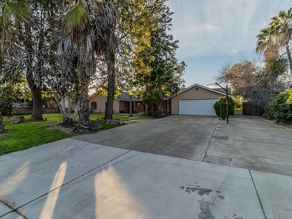 2nd image of 18798 Farallon Rd