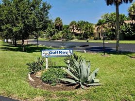 540 Neptune Ave, Longboat Key, FL