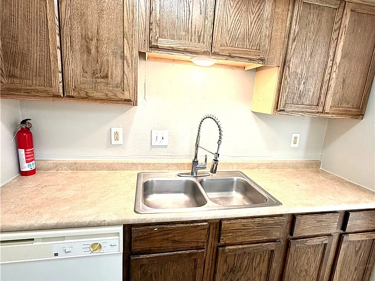 2406 Blanco Dr #D — Photo 6