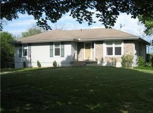 8903 S Corn Rd, Oak Grove, MO 64075