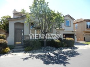 12136 Gold Bluff Ln, Gold River, CA 95670