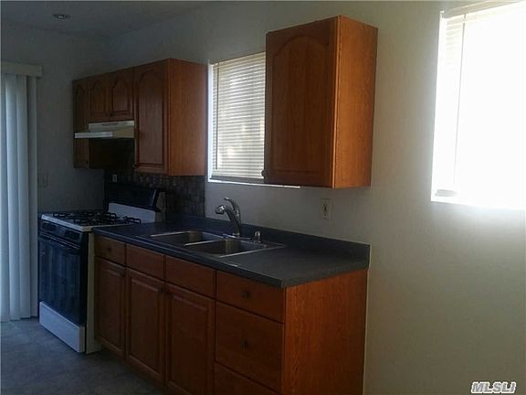 4th image of 159 Grand Blvd