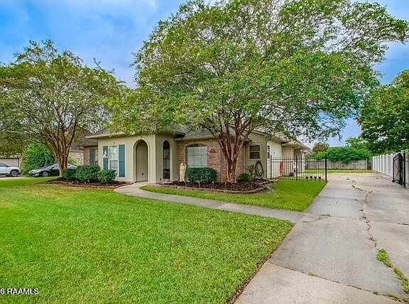 3rd image of 6685 Windwood Dr