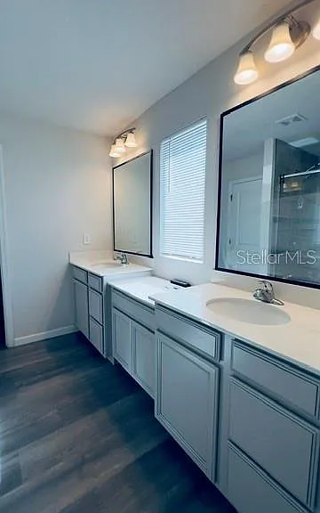 680 Bloom Ter — Photo 21