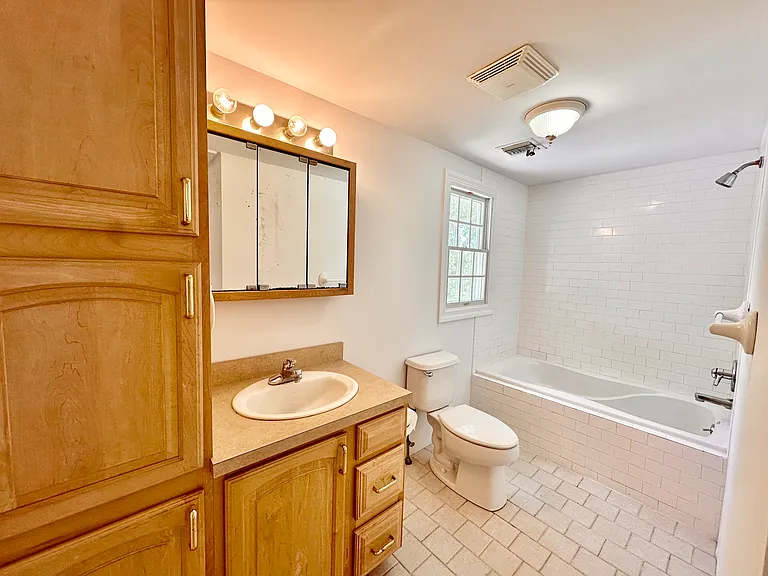 17 Woodfield Ave — Photo 5