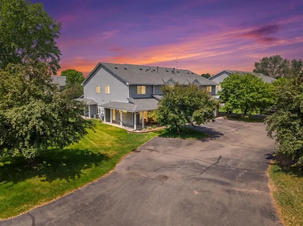 684 Oak Ln, Lino Lakes, MN 55014