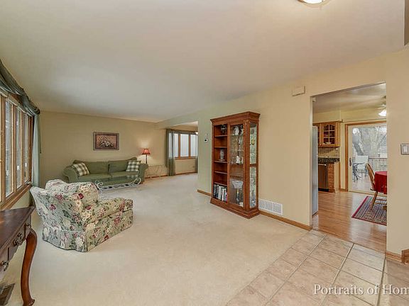 3rd image of 432 S Wilmette Ave