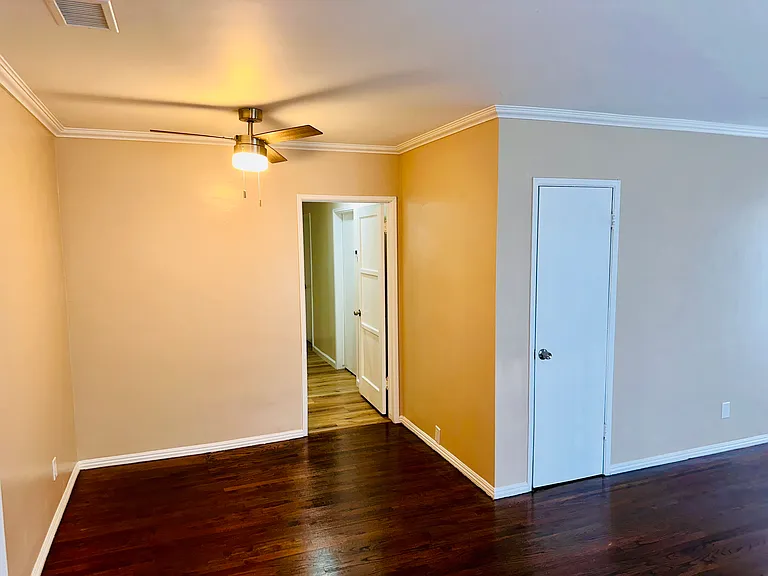 Alcove/ Office space