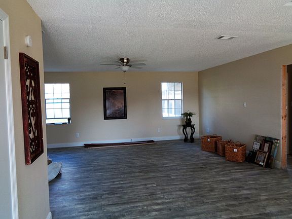4th image of 400 Frances Dr