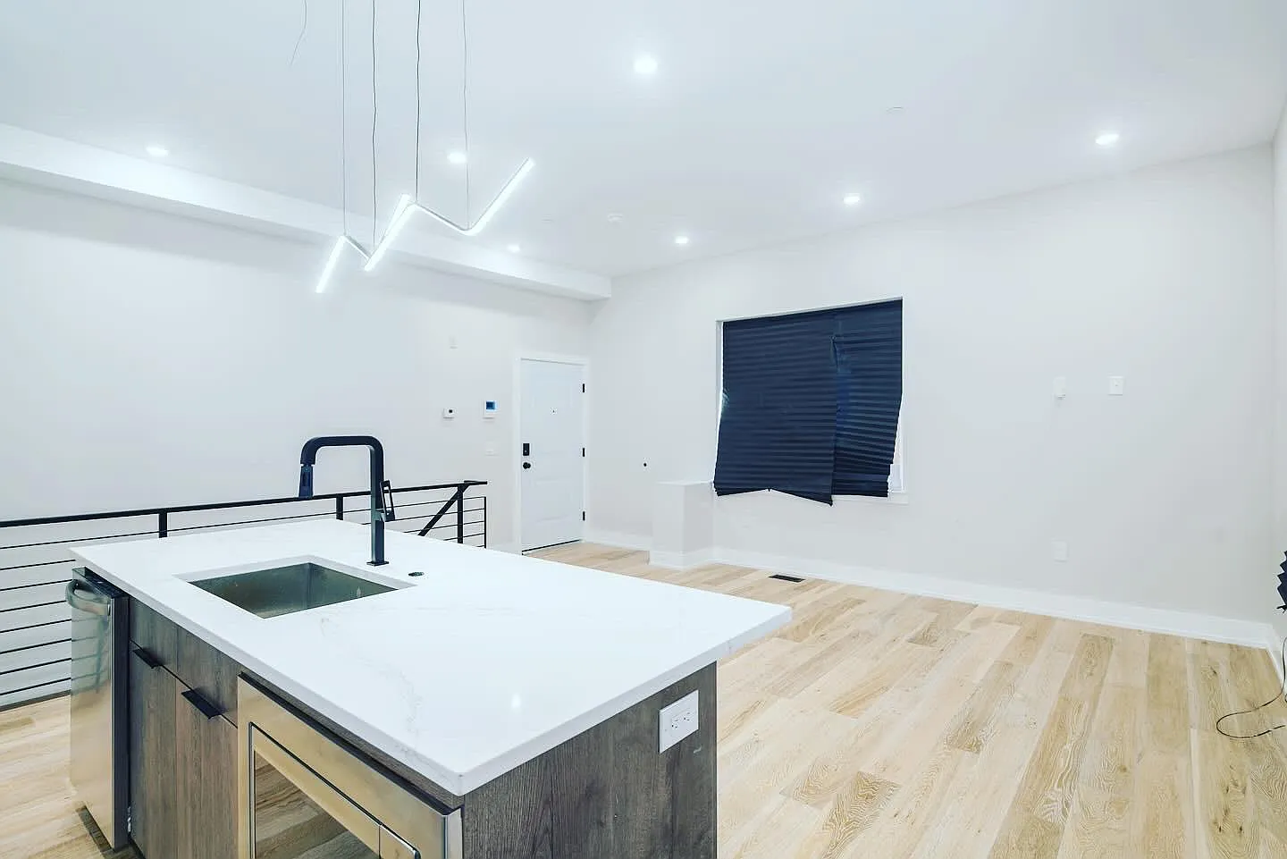 3 bed, 2300 sqft, $2,395 — Photo 3